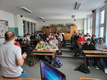 Beseda o drogovej závislosti žiakov stredných škôl