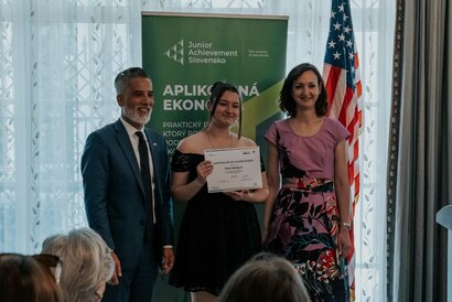 Oceňovanie najúspešnejších študentských firiem v rezidencii veľvyslanca USA v Bratislave