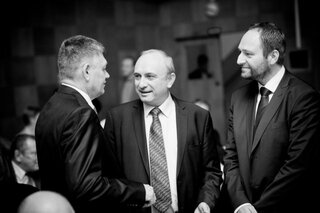 SPS_70_049