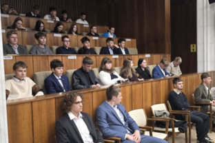 Zväčšiť fotografiu - Exkurzia do národnej rady sr