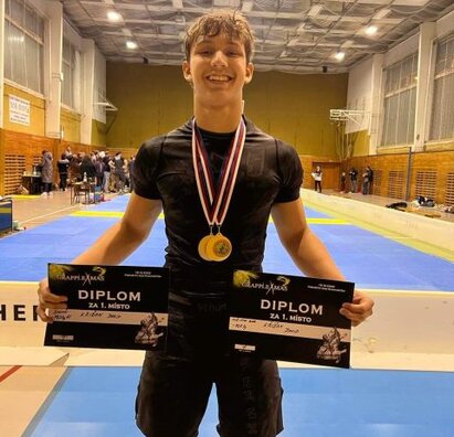 Úspech nášho študenta na turnaji GrappleXmass v brazílskom Jiu Jitsu