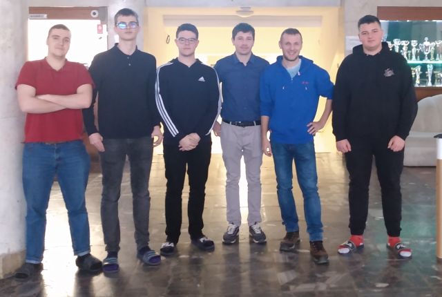 Projekt MyMachine - návrh triedičky oblečenia