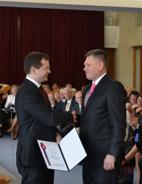Minister Juraj Draxler ocenil pedagógov za celoživotnú prácu